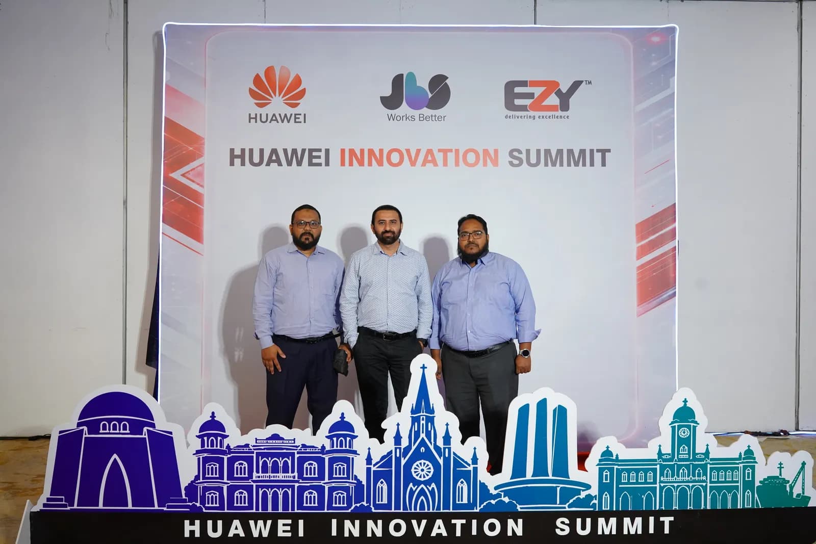 JBS team at the Huawei Innovation Summit